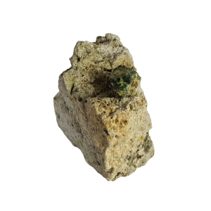 سنگ راف گارنت سبز دمانتوئید طبیعی روی سنگ مادر